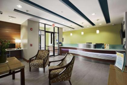 Days Inn & Suites by Wyndham Houston North-Spring - image 9