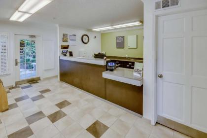 Studio 6-Houston TX - Hobby South - image 10
