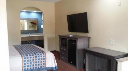 Americas Best Value Inn & Suites Northeast Houston - image 6