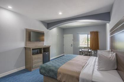 Rodeway Inn & Suites Houston - I-45 North near Spring - image 15