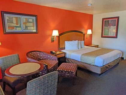 Travelodge by Wyndham Houston Hobby Airport - image 14