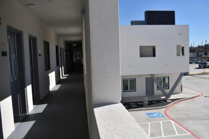 Hotel Bella - image 6