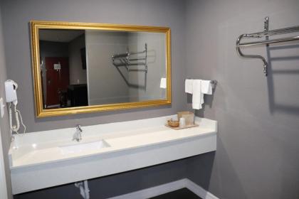 Atlantis Inn Suites - image 16