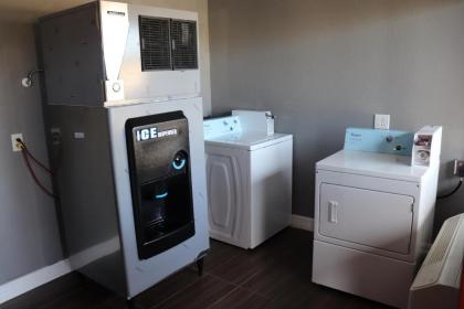 Atlantis Inn Suites - image 7