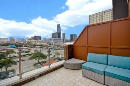 Home2 Suites At The Galleria - image 11