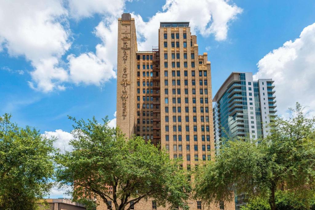 Cambria Hotel Houston Downtown Convention Center - main image