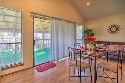 Houston Apt with Private Balcony Downtown 14 Mi - image 12