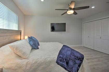 Spacious San Jacinto River Home with Waterfront Deck - image 10