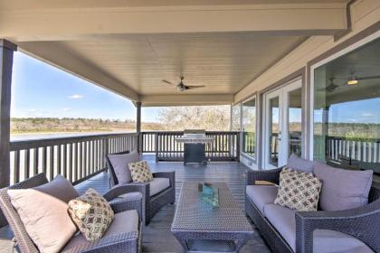 Spacious San Jacinto River Home with Waterfront Deck - image 13