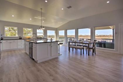 Spacious San Jacinto River Home with Waterfront Deck - image 17