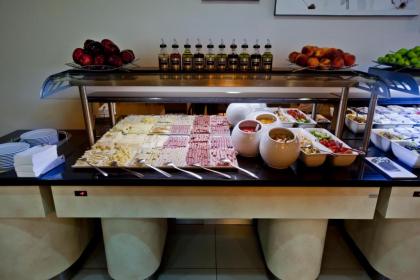 Ramada by Wyndham Istanbul Pera - image 11