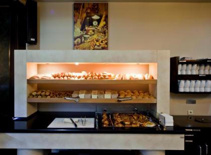 Ramada by Wyndham Istanbul Pera - image 9
