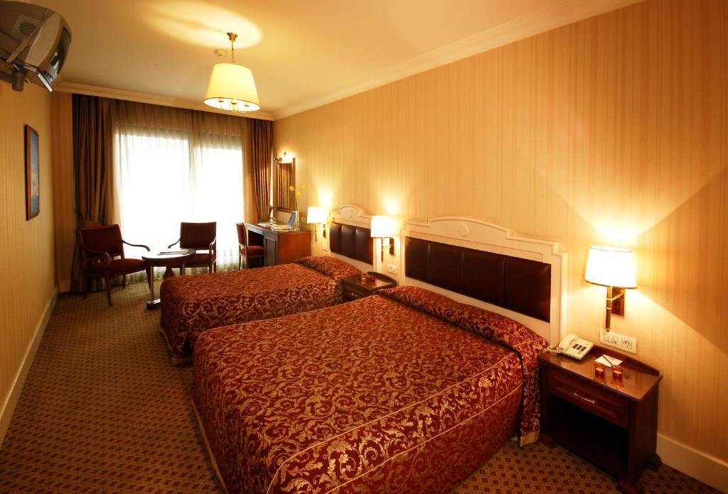 Taksim Metropark Hotel - image 2