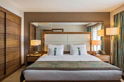 Holiday Inn Sisli - image 8