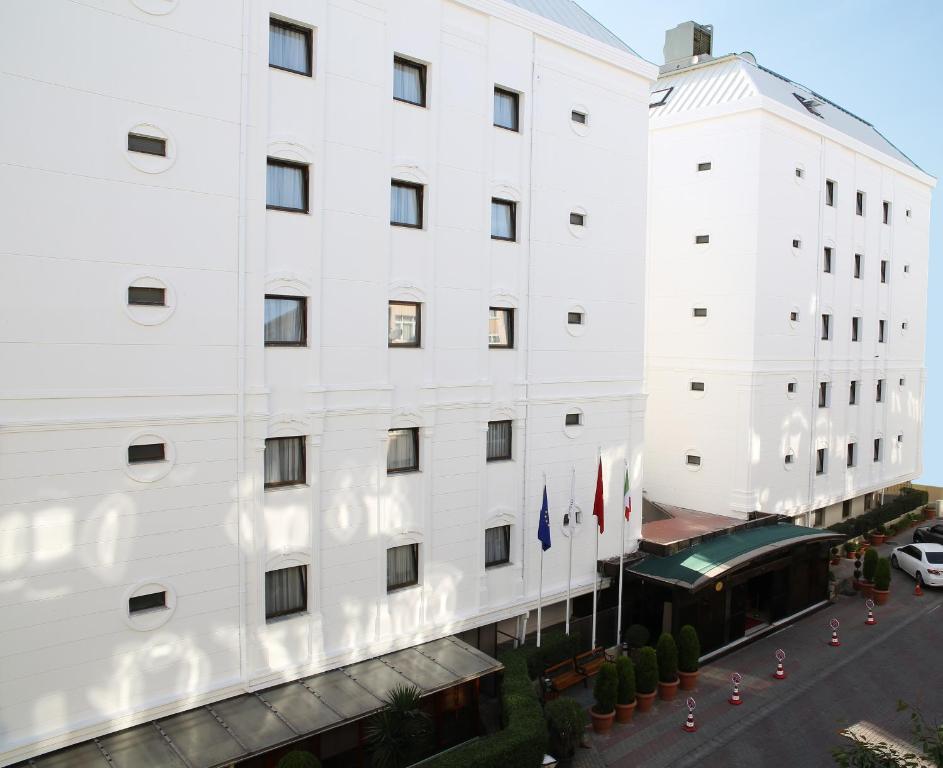 Güneş Hotel Merter - image 3