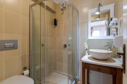 Agora Guesthouse - image 14