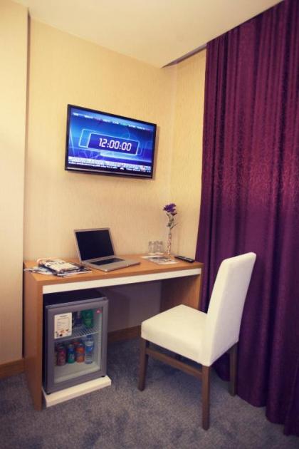 Helikon Business Hotel - image 15