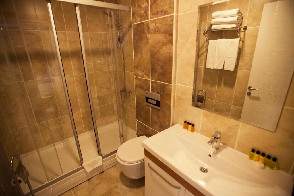 Helikon Business Hotel - image 3