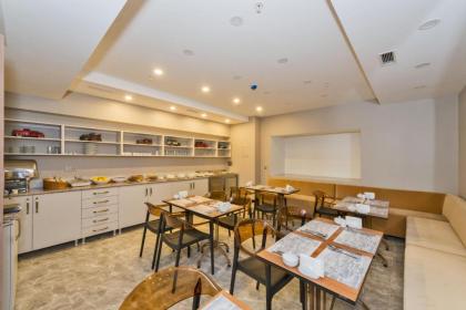 Taximist Hotel - image 17