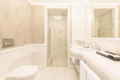 Metropolitan Hotels Taksim - image 8
