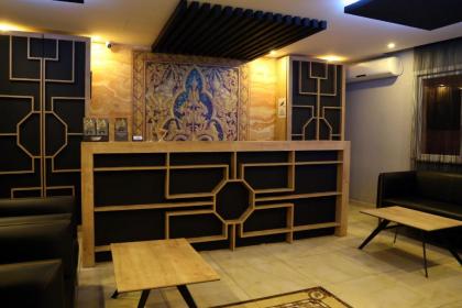 Paradise Airport Hotel - image 1