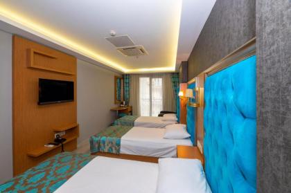 Grand Palace Hotel - image 19