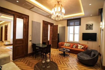 Maroon Residence - image 29