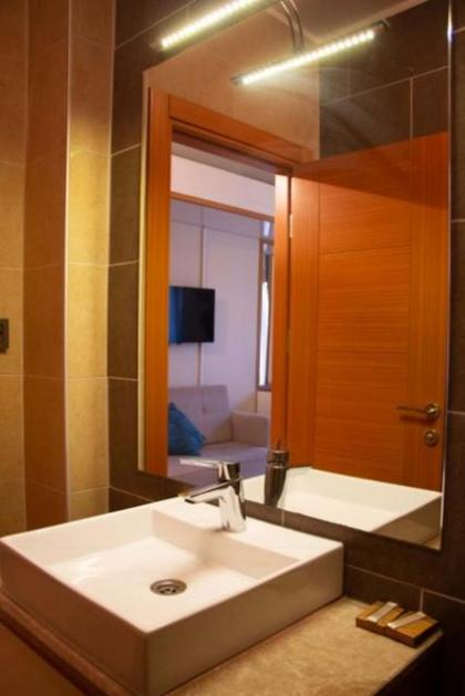 Mezzo Hotel - image 1