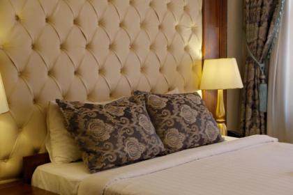Mezzo Hotel - image 10