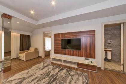GOLDEN ROYAL HOTEL - image 14