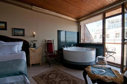 Blue Tuana Suite - image 1