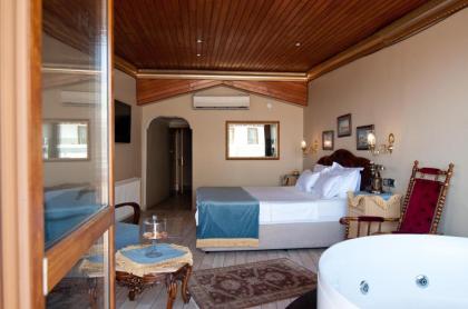 Blue Tuana Suite - image 16