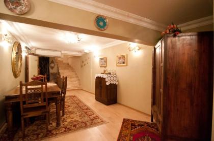 Blue Tuana Suite - image 3