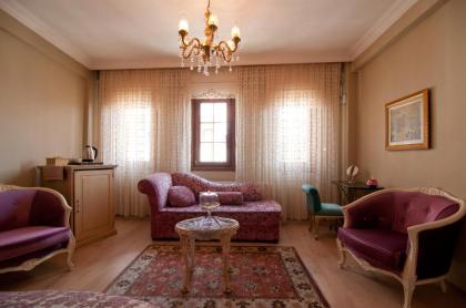 Blue Tuana Suite - image 7