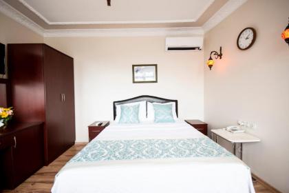 White Pearl Apart - image 18