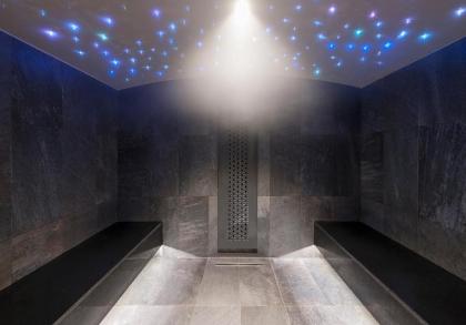 Elite World Asia Hotel - image 19