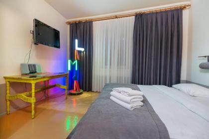 Mayer Loft Suites - image 20
