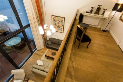 Amazing Triplex Apartment By Deniz Suites - image 11