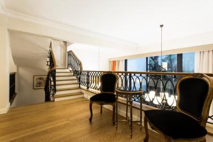 Amazing Triplex Apartment By Deniz Suites - image 9