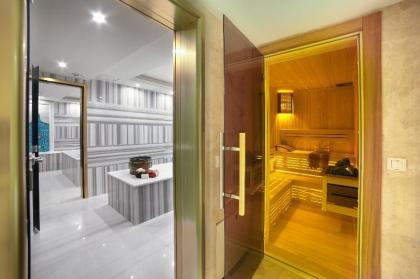 Great Fortune Design Hotel - image 12