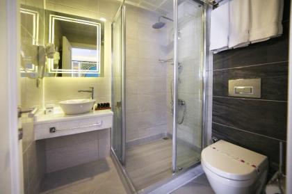 Great Fortune Design Hotel - image 18