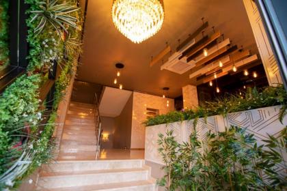 THE GREEN HOTEL - image 4