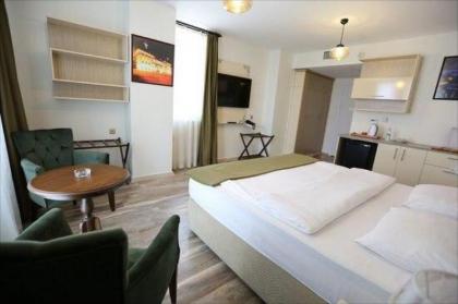 Alpha Suit Hotel