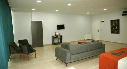 Zoom Hotel - image 20