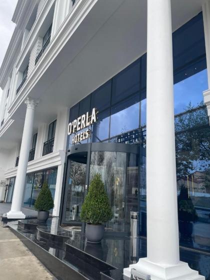 Operla Airport Hotels Trademark Collection by Wyndham - image 2