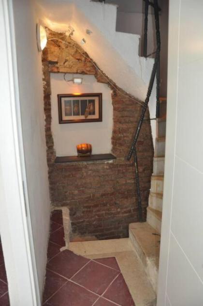 2BR Cozy Central Apartment with Amazing Sea View! - image 9