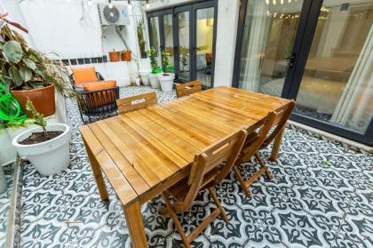 Excellent Flat with Lovely Backyard in Cihangir - image 9