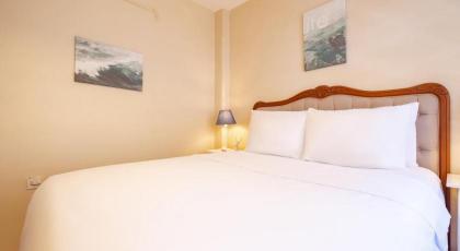 Cozy Apartment with Balcony Near Istiklal Avenue - image 12