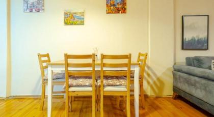 Cozy Apartment with Balcony Near Istiklal Avenue - image 6