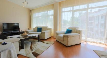 Flat with Two Living Rooms and Balcony in Uskudar - image 28